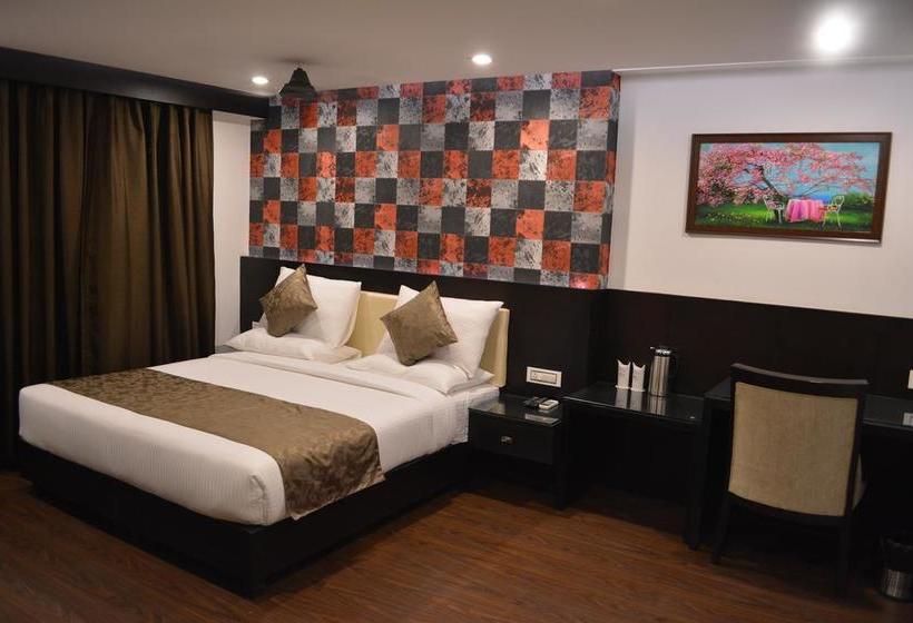 Hotel The City Grand 4