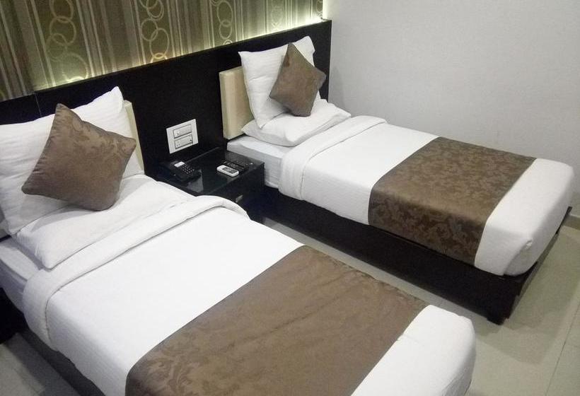 Hotel The City Grand 6