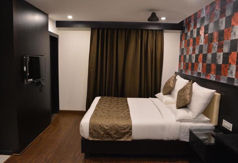 Hotel The City Grand 9