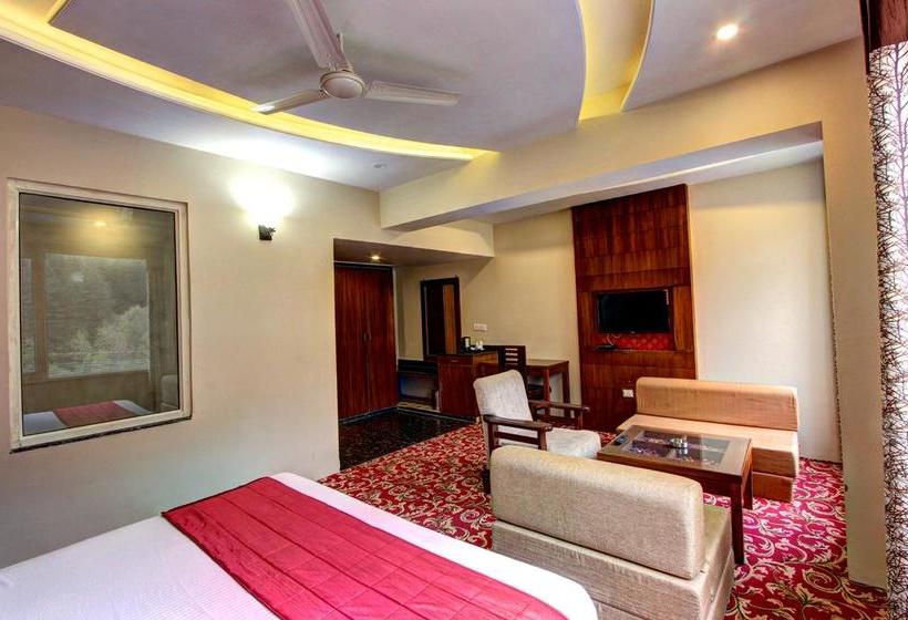 Hotel Maple Retreat Inn