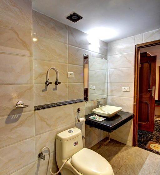 Hotel Maple Retreat Inn 1