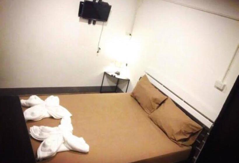 Hotel We Hostel Hatyai 10