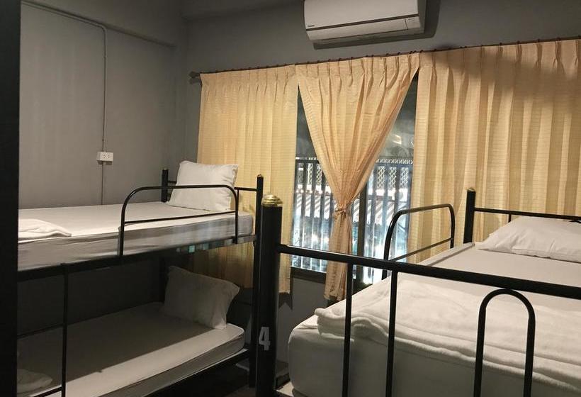 Hotel We Hostel Hatyai 6