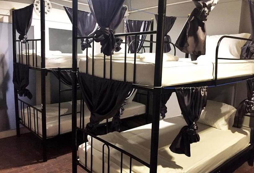 Hotel We Hostel Hatyai 8