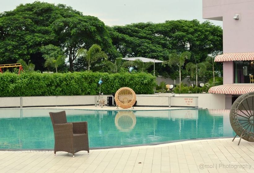 Hotel Tgi Grand Nandan Kanan 9