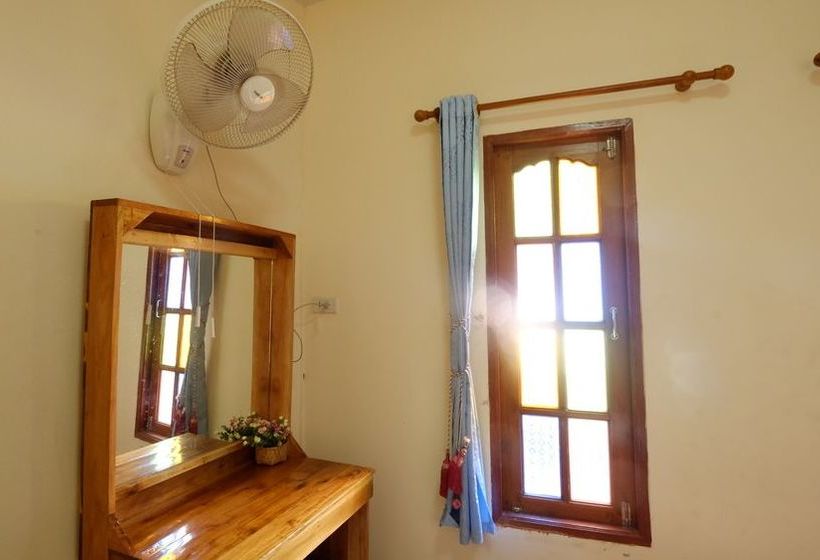 Me Hostel Koh Lipe 10