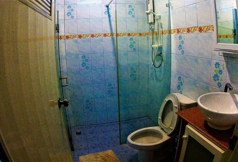 Hotel Riverside Homestay 11