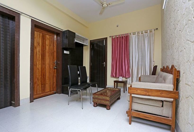 Hotel Oyo 10339 Sr Corporate Guest House 1