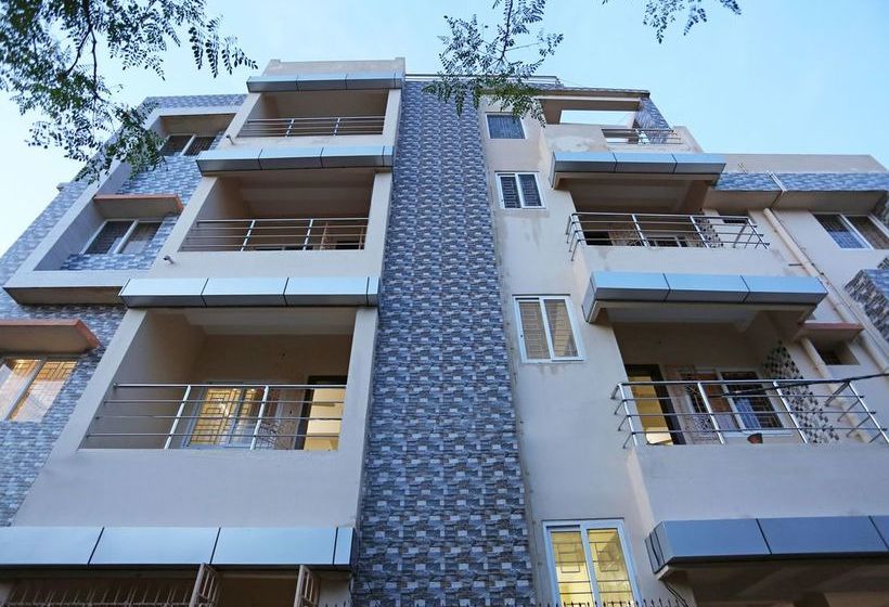 Hotel Oyo 10339 Sr Corporate Guest House 16