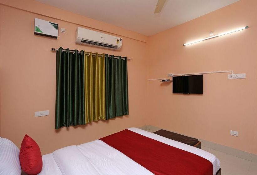 Hotel Oyo 10339 Sr Corporate Guest House 4