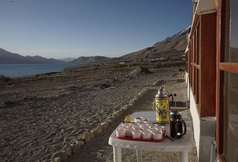 Hotel Pangong Holiday Cottages 11