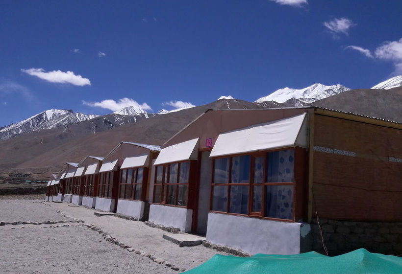 Hotel Pangong Holiday Cottages 18