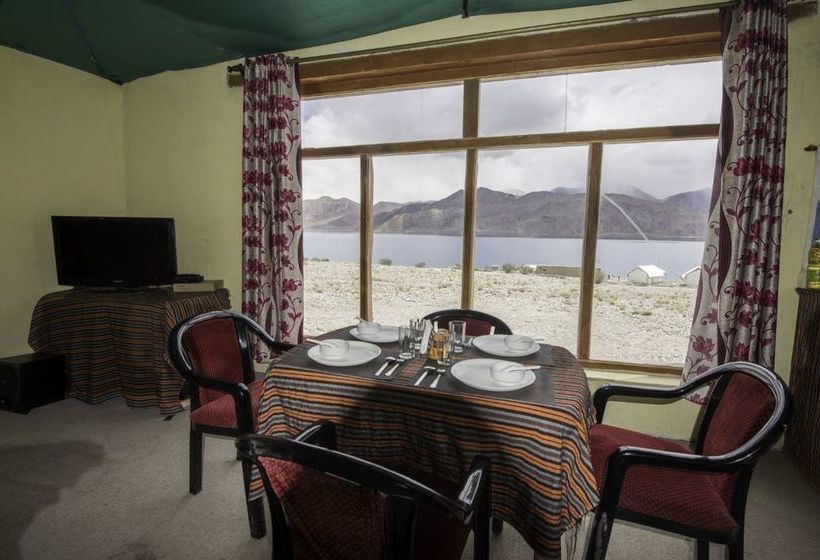 Hotel Pangong Holiday Cottages 7