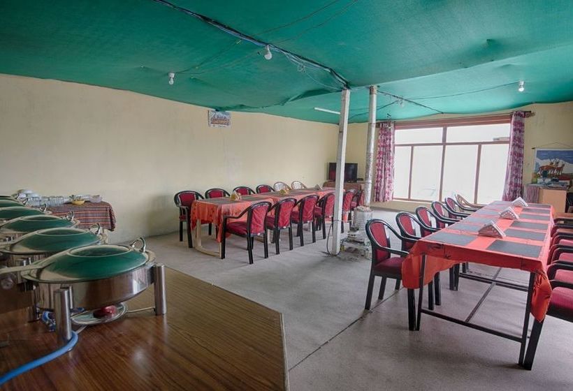 Hotel Pangong Holiday Cottages 9