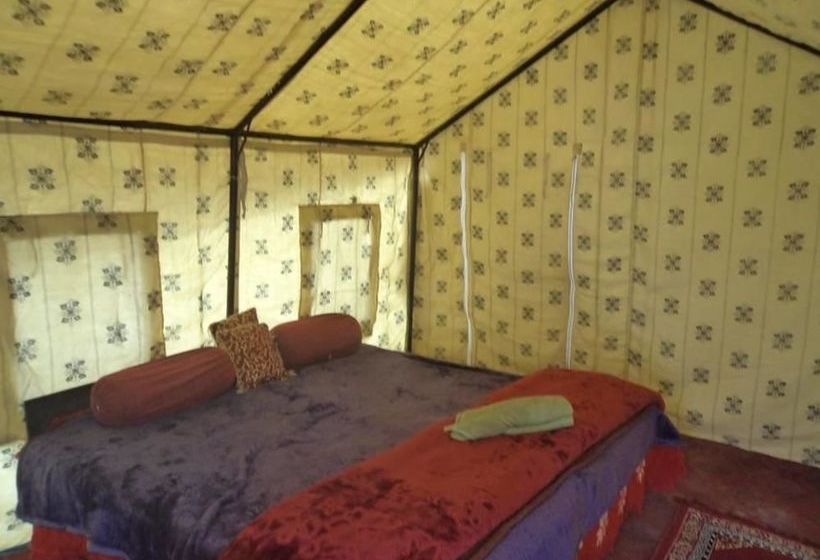 Hotel Golden Mark Camp 1