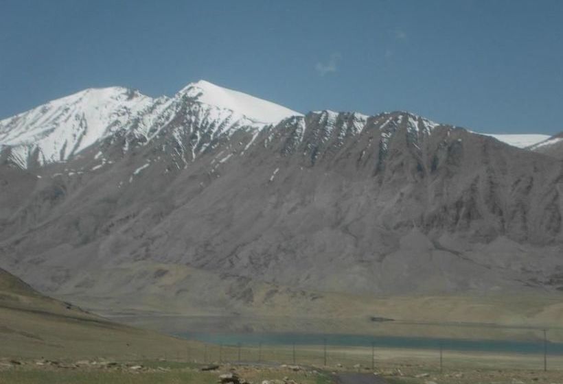 Hotel Golden Mark Camp 11