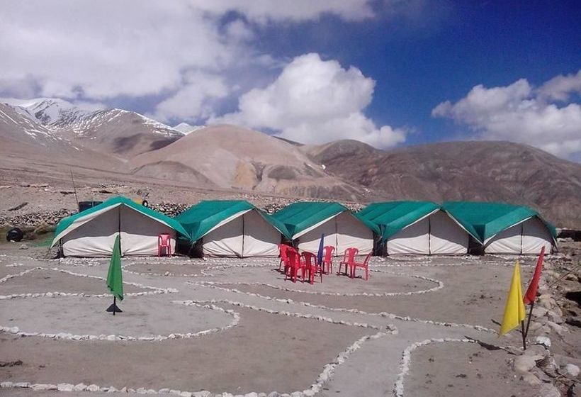 Hotel Golden Mark Camp 4