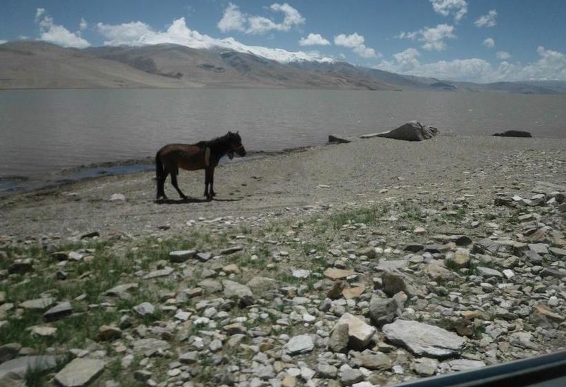 Hotel Golden Mark Camp 7