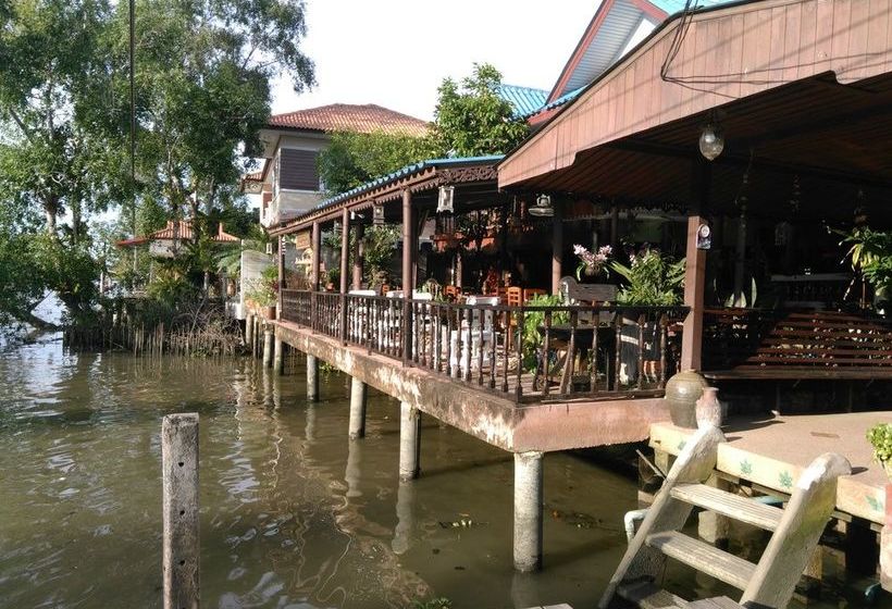 Hotel Rueanphen Homestay 11