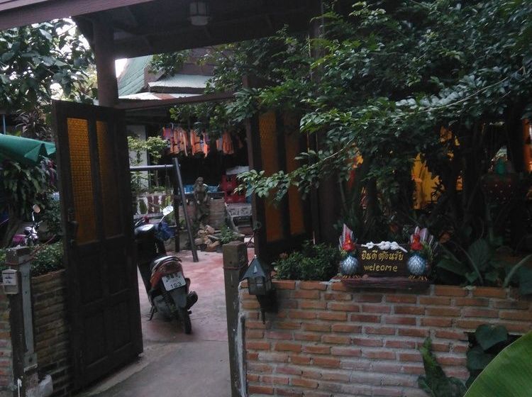 Hotel Rueanphen Homestay 14