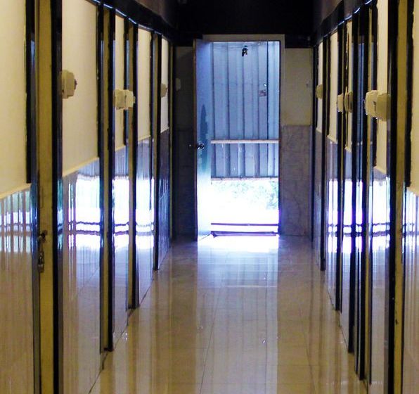 Hotel Swaraj Lodge 12