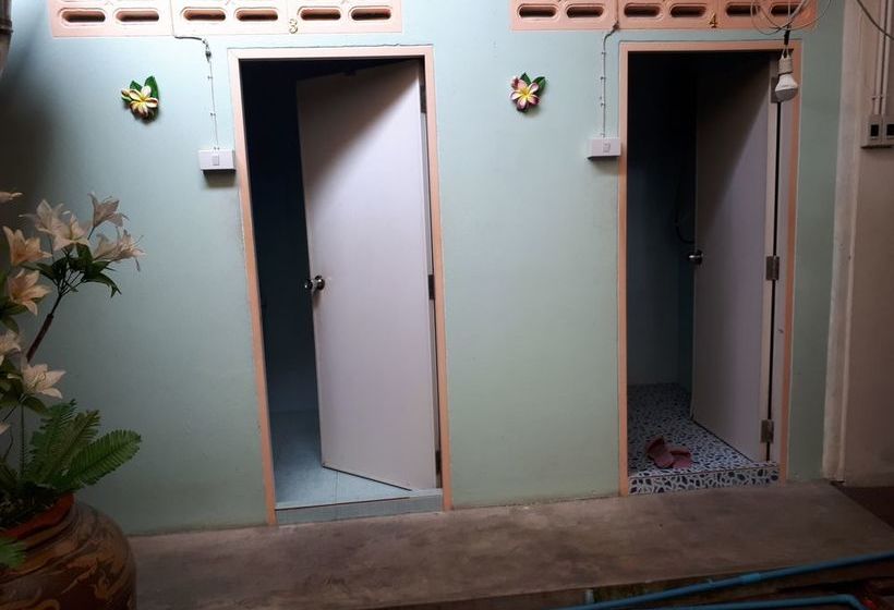 Pension Baan Khunyaichuea 10