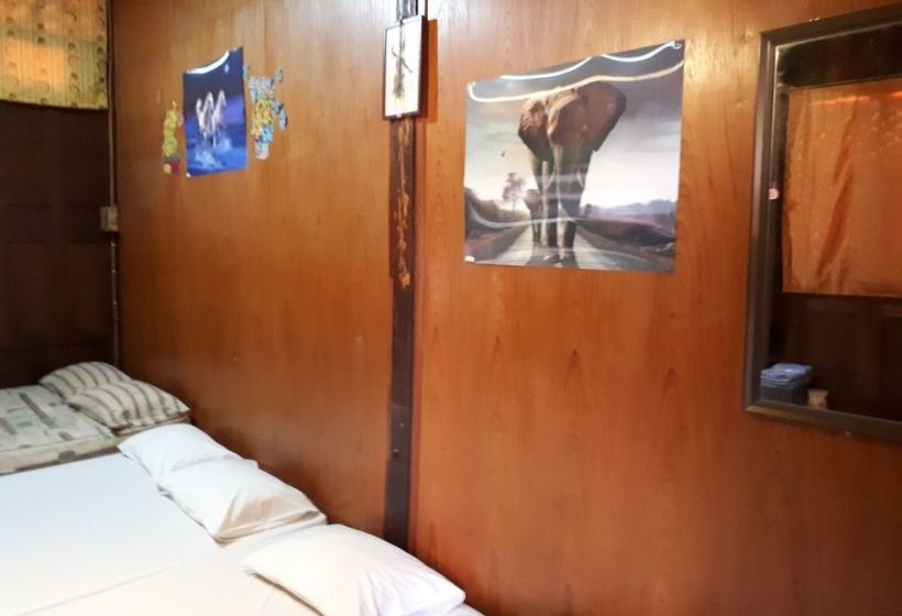 Pension Baan Khunyaichuea 3