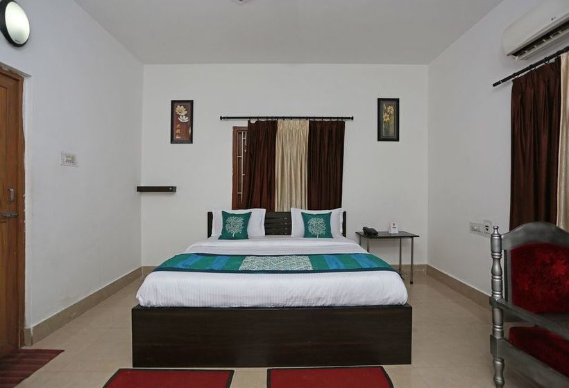 Hotel Oyo 4110 Near Apollo Hospital 11