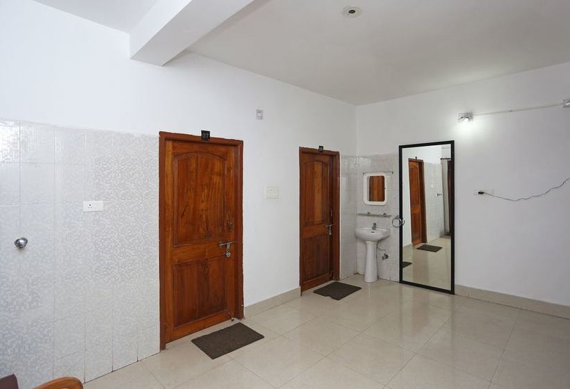 Hotel Oyo 4110 Near Apollo Hospital 17