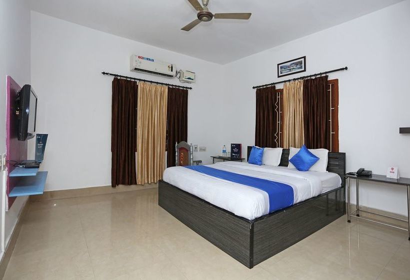 Hotel Oyo 4110 Near Apollo Hospital 18