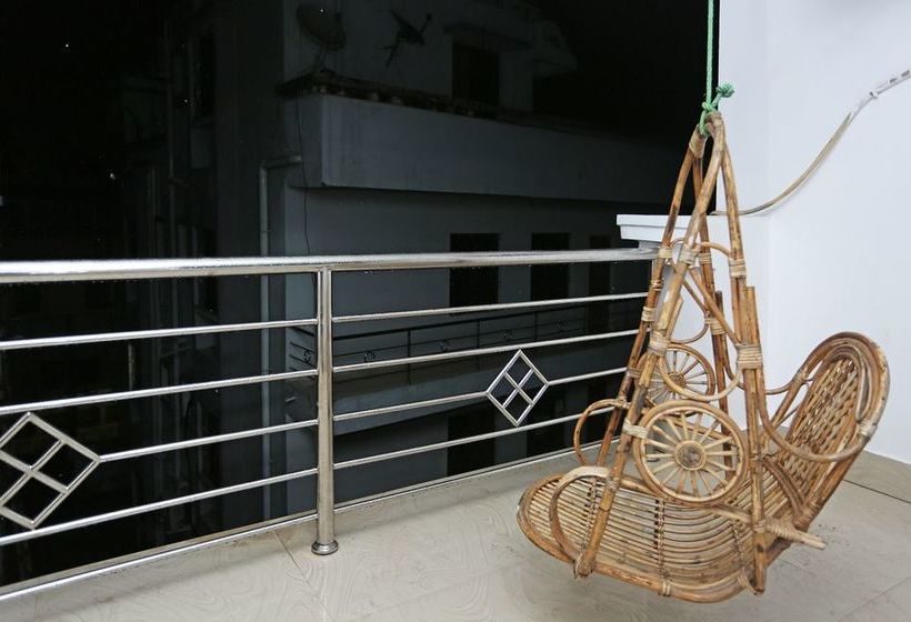 Hotel Oyo 4110 Near Apollo Hospital 19