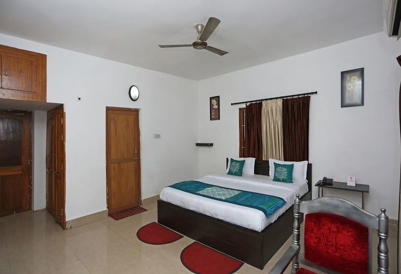 Hotel Oyo 4110 Near Apollo Hospital 8