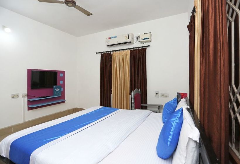 Hotel Oyo 4110 Near Apollo Hospital 9