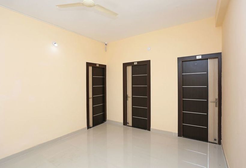 Hotel Oyo 8858 The Corpz Inn 15