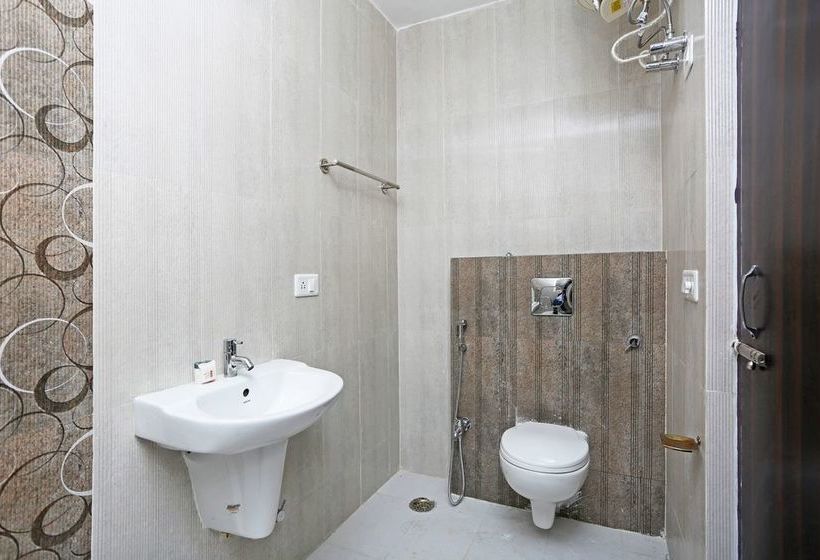 Oyo 10226 Hotel 7sandz 16