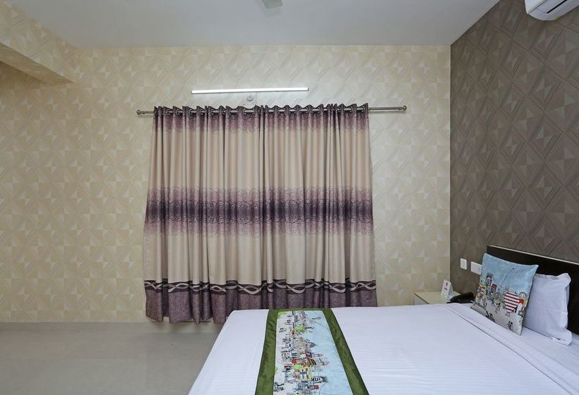 Oyo 10226 Hotel 7sandz 8