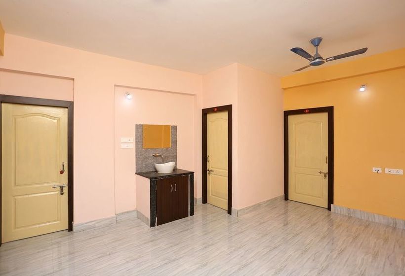 Oyo 9842 Hotel Shibani & Suhani 12