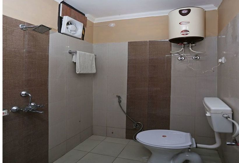 Oyo 10216 Hotel Uk Retreat 10