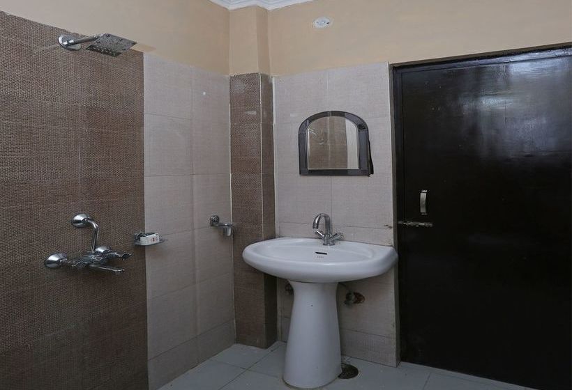 Oyo 10216 Hotel Uk Retreat 11