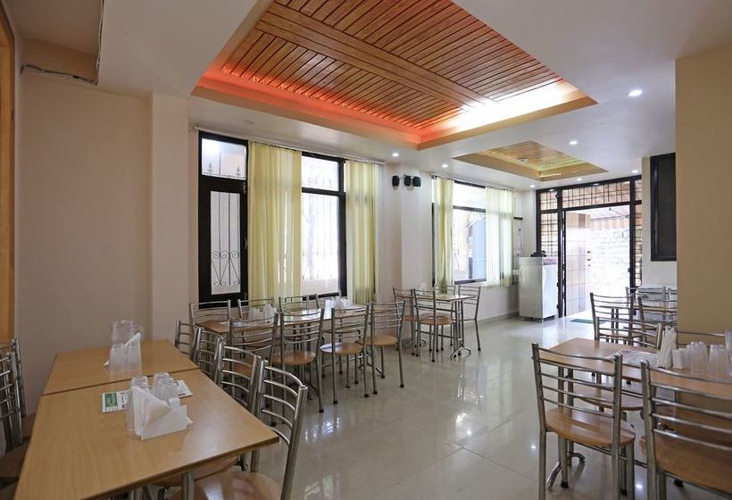 Oyo 10216 Hotel Uk Retreat 12