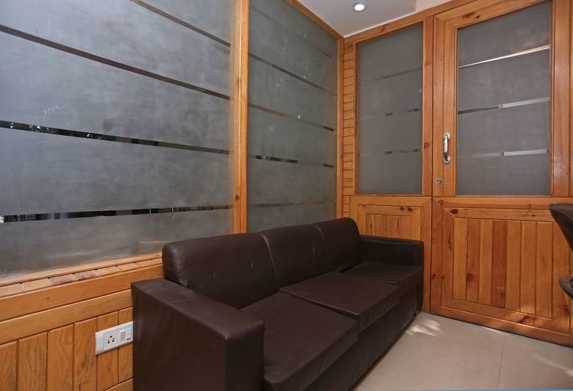 Oyo 10216 Hotel Uk Retreat 4