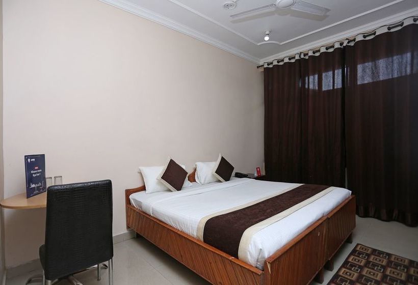 Oyo 10216 Hotel Uk Retreat 7