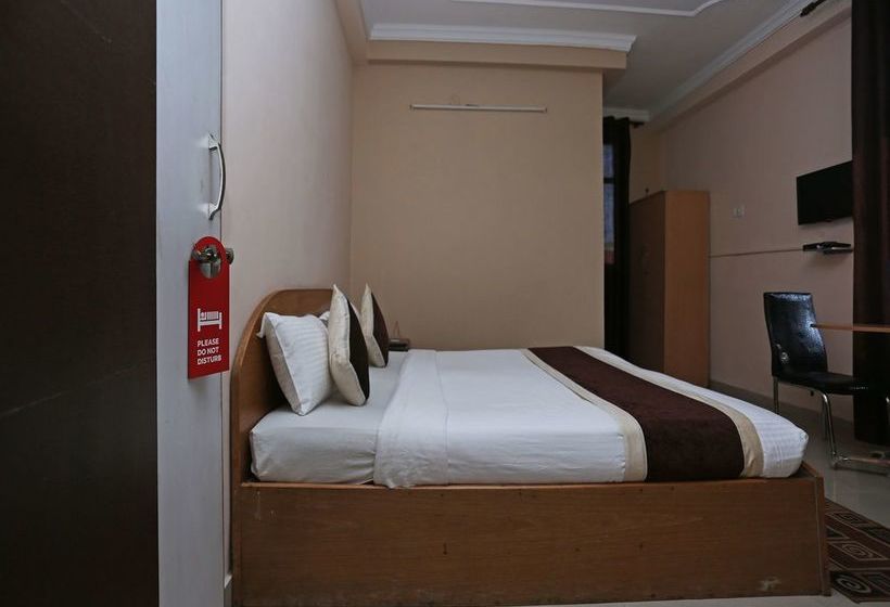 Oyo 10216 Hotel Uk Retreat 8