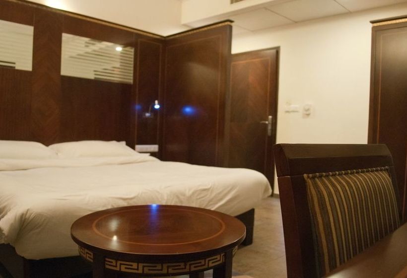 Hotel Venky Residency 3