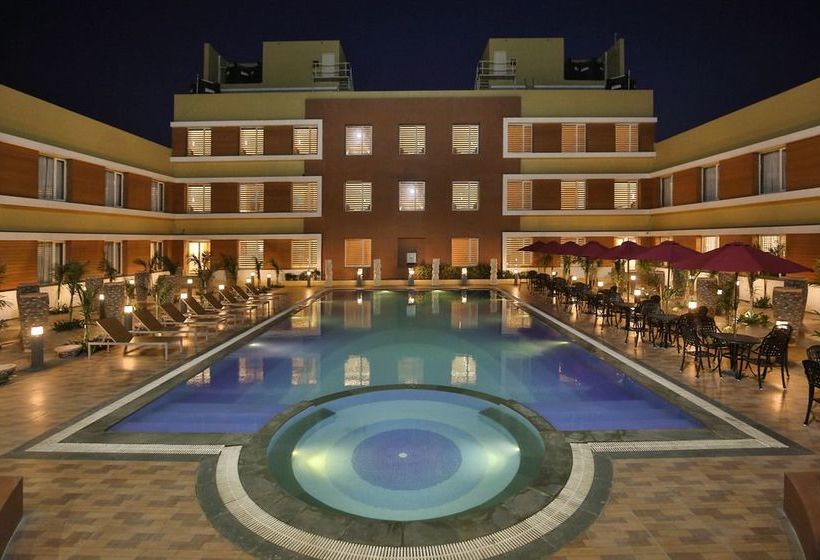 Resort Club Mahindra Dwarka 8