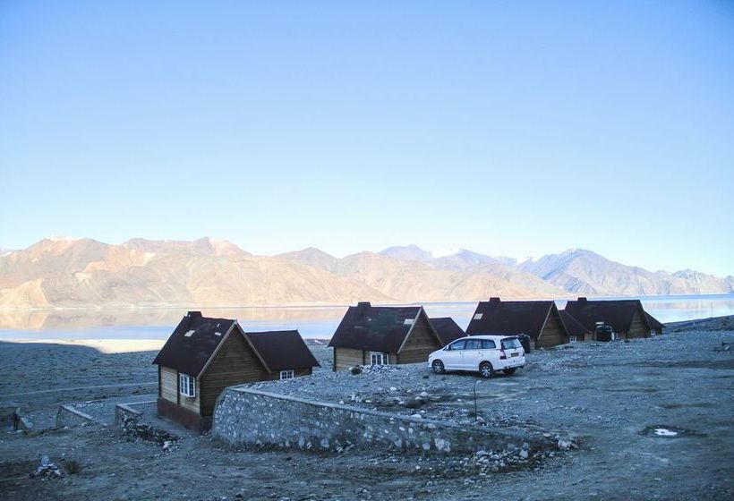 Hotel Alpine Huts 8