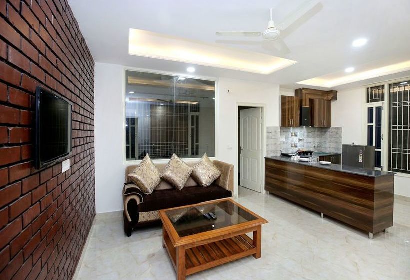 Oyo 13769 Home Spacious 3bhk Kasauli 10