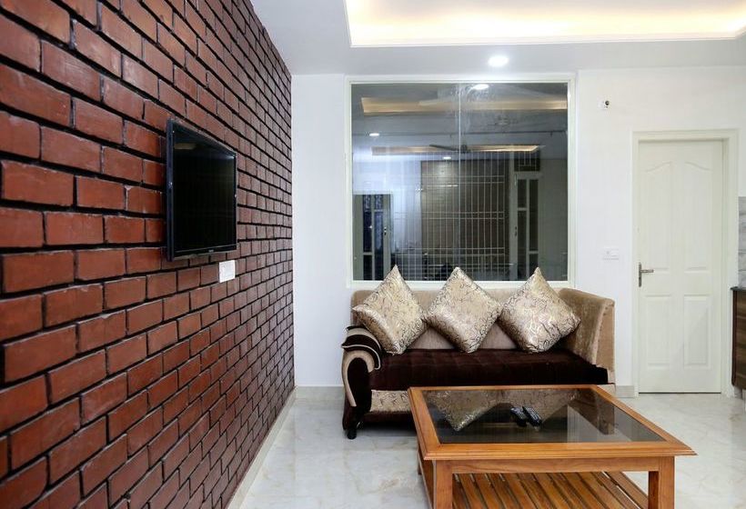 Oyo 13769 Home Spacious 3bhk Kasauli 11