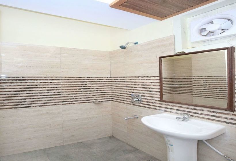 Oyo 13769 Home Spacious 3bhk Kasauli 13