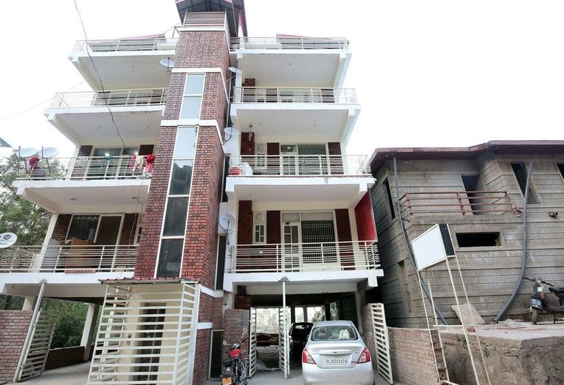 Oyo 13769 Home Spacious 3bhk Kasauli 16